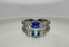 Load image into Gallery viewer, 18ct white Gold Diamond Ring