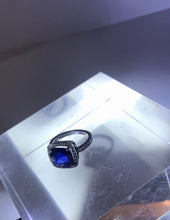 Load image into Gallery viewer, Sapphire And Diamond Rings
