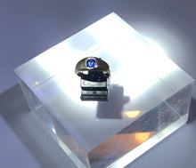Load image into Gallery viewer, Pre-loved Sapphire Ring
